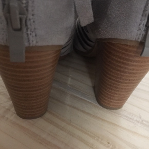 TC silver grey strappy booties - Picture 8 of 9